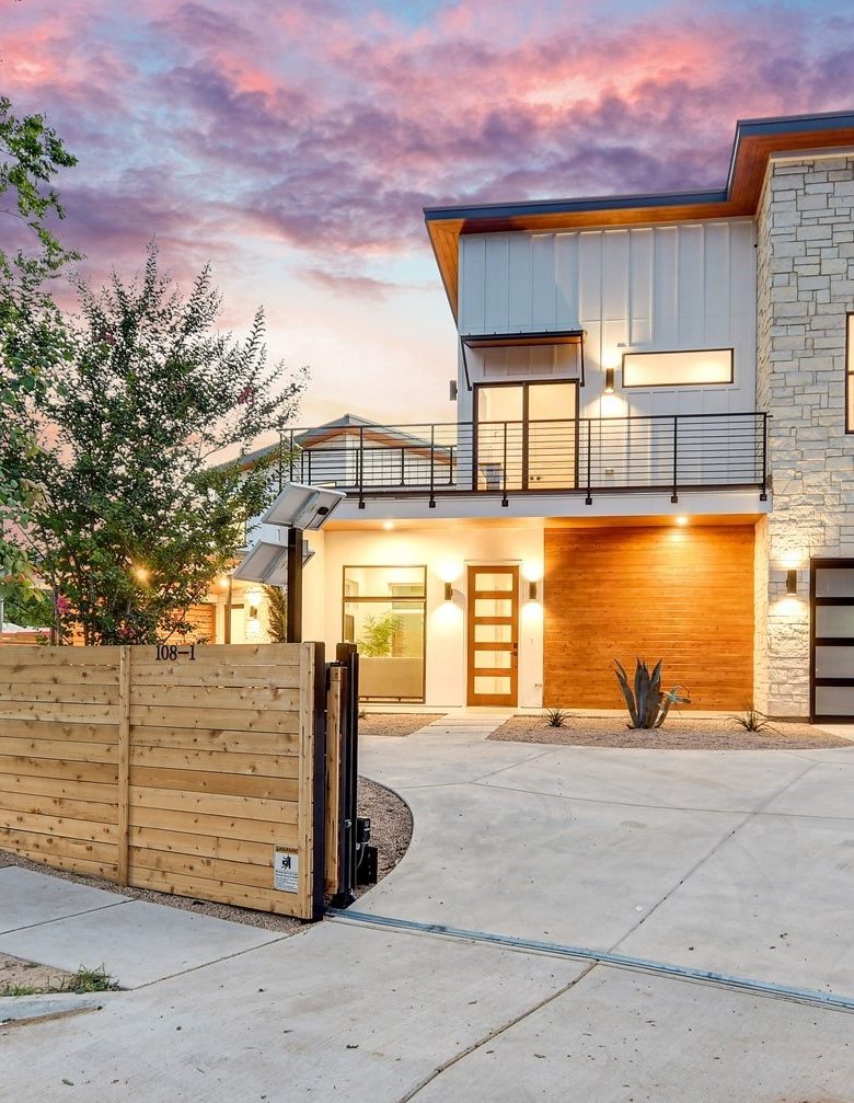 Modern-Homes-on-Tillery-Street-Austin-Texas-108_Unit-1-Gated-Driveway